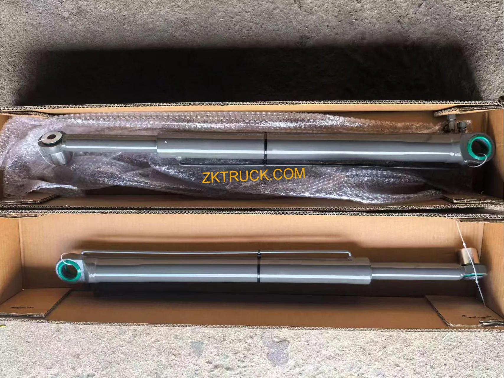 SINOTRUK lift cylinder